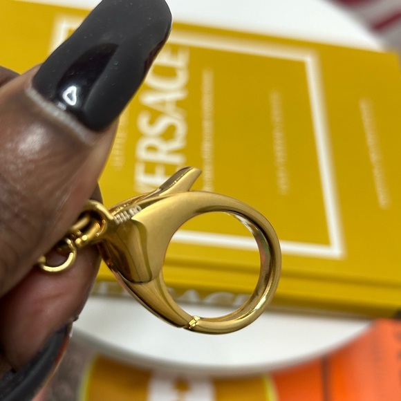 Louis Vuitton Logo Fleur d’Epi bag charm - Tortoise Shell Enamel - Picture 6 of 8